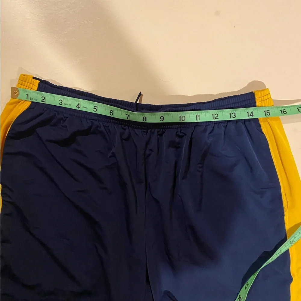 Under Armour Shorts Men’s Large Blue Drawstring Basketball Spellout